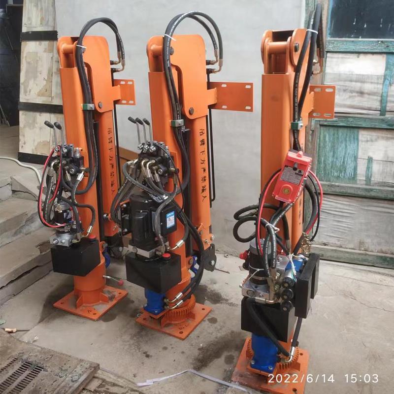 万荣县重汽蓝牌随车吊 3.2吨 国六动力强 液压驱动 农用自卸起重机